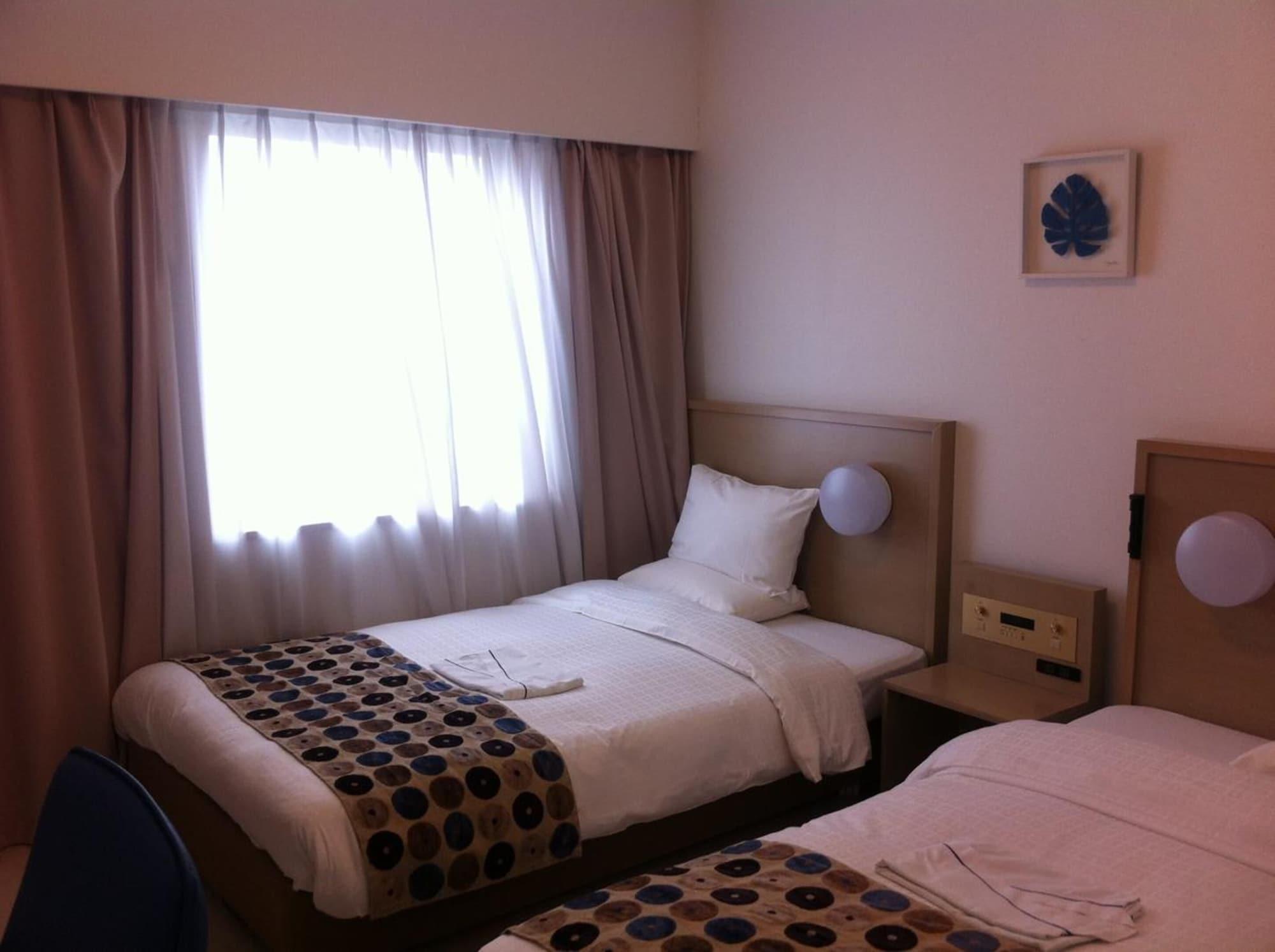 Smile Hotel Okinawa Naha Exterior foto